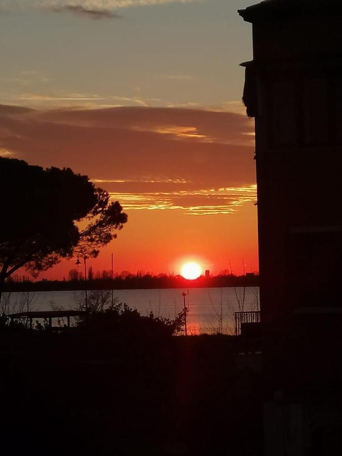 Orizzonte Marino Giallo Angolo Solare Verso La Laguna 카발리노 외부 사진